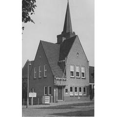 Oudelande (gemeentehuis, kerk)